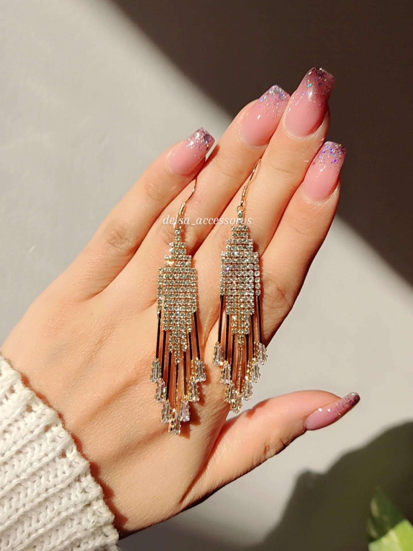 گوشواره مجلسی آویز اشکی نگین دار