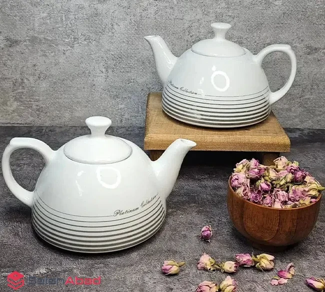 قوری چینی سفید خطدار