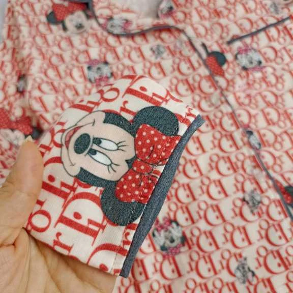 تصویر بلوز و شلوار دخترانه جلو دکمه طرح dior 